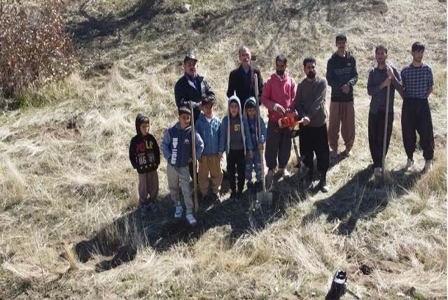 بخشی از نهالهای دالاهو فرزندان تو هستند