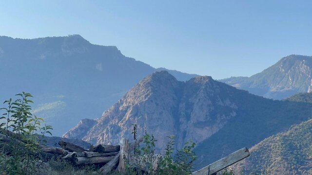 باستانشناسان در «دیوخانه» مشغول شدند