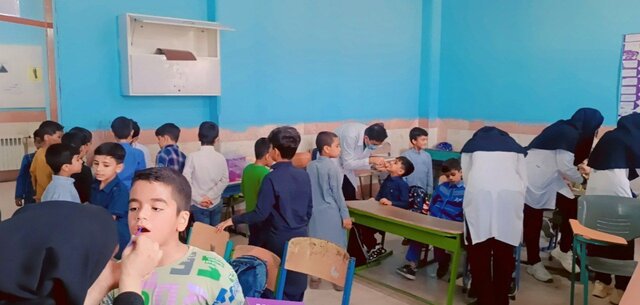 اجرای طرح وارنیش فلوراید تراپی برای دانش آموزان شهرستان خاش اجرای طرح وارنیش فلوراید تراپی برای دانش آموزان شهرستان خاش