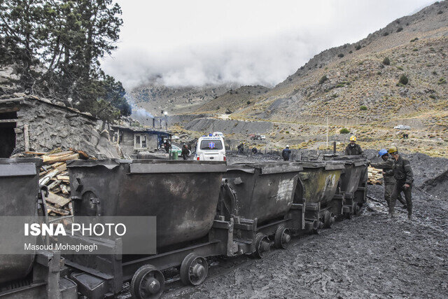 تصویر مربوط به حادثه قبلی معدن طزره است جزئیات جانباختن معدنکار دامغانی/ آمبولانس زمان حادثه در معادن البرز شرقی استقرار داشته است