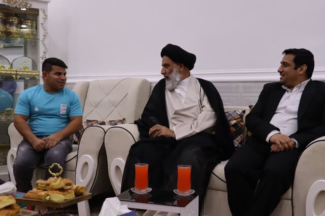 دیدار نماینده ولی فقیه و مدیرکل ورزش خوزستان با صادق بیتسیاح