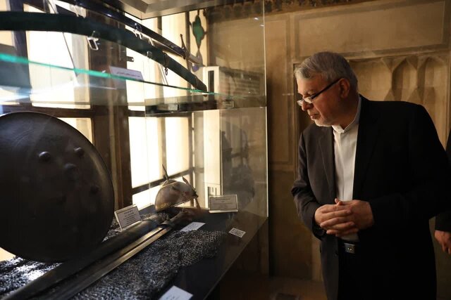 بازدید وزیر میراث فرهنگی از پروژههای گردشگری و تاریخی فارس