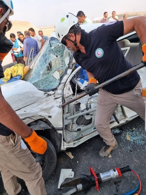 یکی از خودروهای حادثه دیده در محور سمنان-فیروزکوه سه کشته و مصدوم در تصادف محور سمنان به فیروزکوه