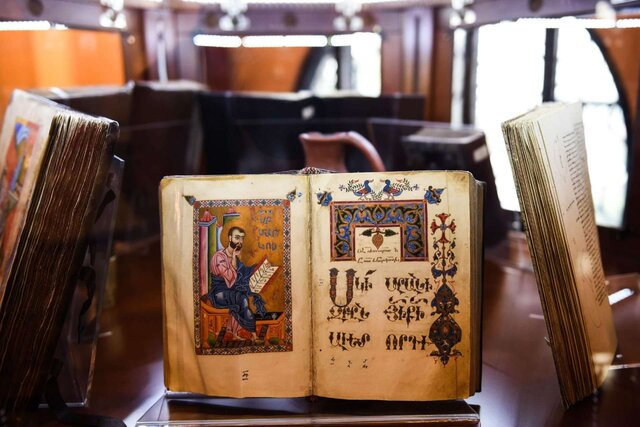 از گنجینه خطی ماتناداران، ایروان، ارمنستان ۵۰ سالگی گنجینه خطی ارمنستان