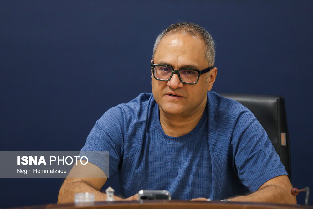 آغاز برنامه جدید استندآپ کمدی با تهیه رامبد جوان