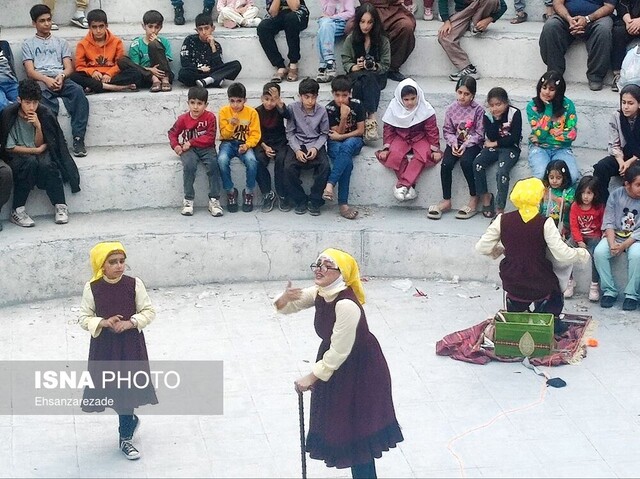 روز دوم اجراهای جشنواره بین المللی تئاتر خیابانی مریوان در قاب تصویر