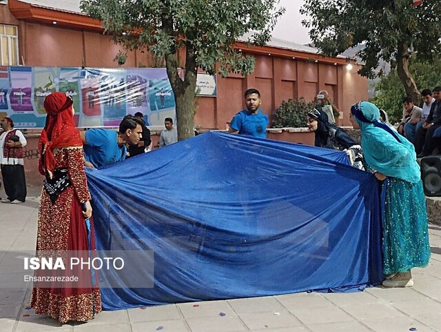 روز دوم اجراهای جشنواره بین المللی تئاتر خیابانی مریوان در قاب تصویر