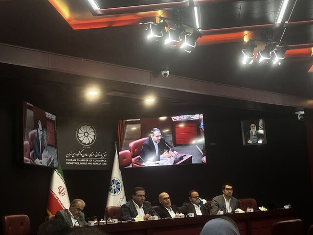 7 میلیارد دلار تراز تجاری منفی بدون سهم نفت/صادرات 29.5 میلیارد دلار 7 میلیارد دلار تراز تجاری منفی بدون سهم نفت/صادرات 29.5 میلیارد دلار