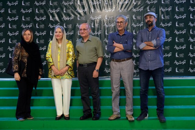 شب پرستارهای برای احترام برومند / «حواستان به هنرمندانی که نیستند،باشد»