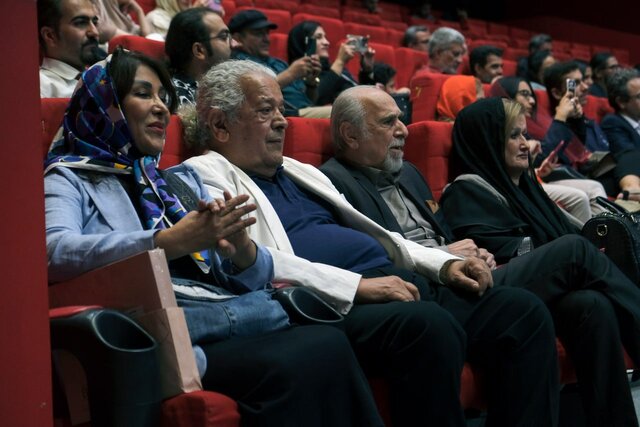 شب پرستارهای برای احترام برومند / «حواستان به هنرمندانی که نیستند،باشد»