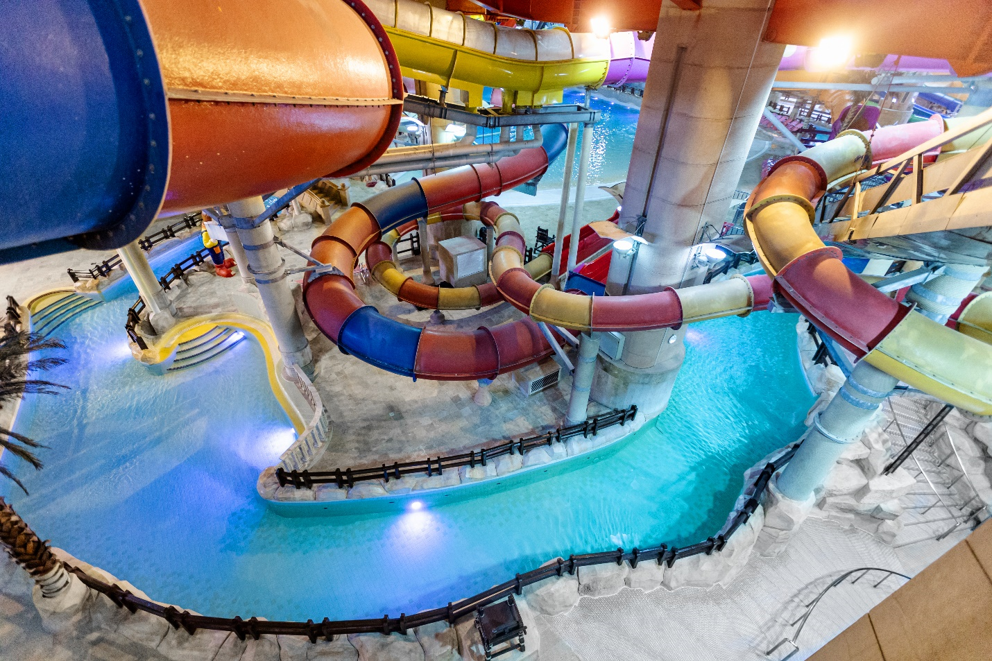 موجهای آبی مشهد واحد برتر استاندارد کشور در سال 1403 شد