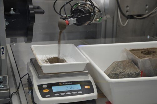 جمعآوری نمونههای ماه با شبیهسازی مجازی