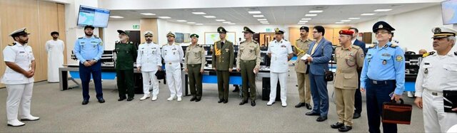 رایزنی مقامهای دفاعی ایران و عمان درباره تقویت همکاریها