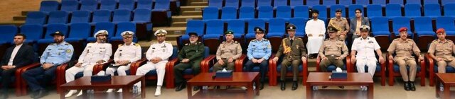 رایزنی مقامهای دفاعی ایران و عمان درباره تقویت همکاریها