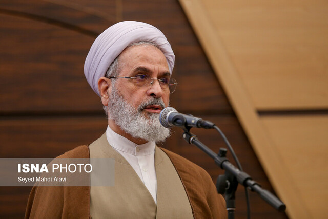 عکس آرشیوی است پیام تسلیت مدیر حوزهای علمیه در پی حادثه دلخراش بندرعباس