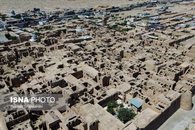 قلعۀ مورچه‌خورت؛ بنایی با اسرار نهان