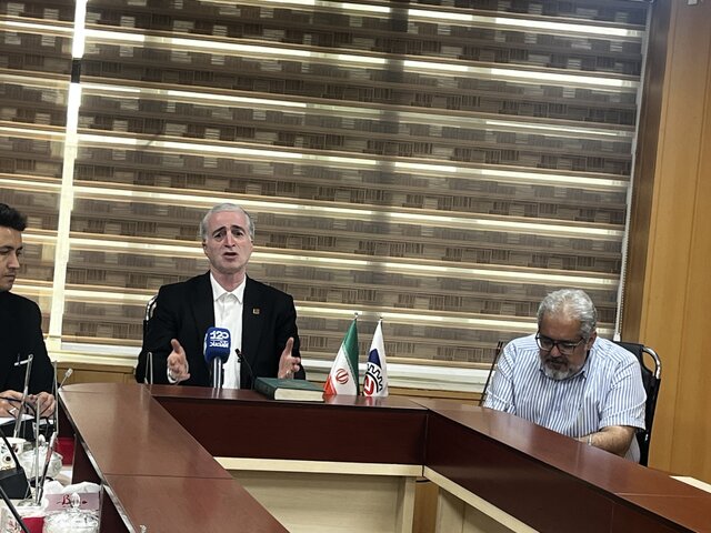 گلایه اتحادیه های کارگری از عملکرد اتاق بازرگانی ایران / نوشته محرز گلایه اتحادیه های کارگری از عملکرد اتاق بازرگانی ایران / نوشته محرز