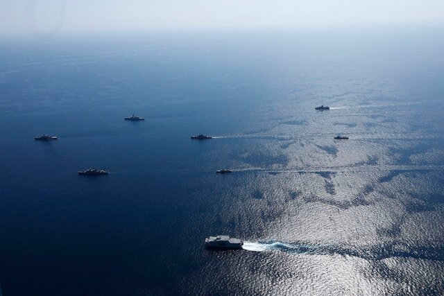 انجام تمرین عکاسی هوایی در قالب رزمایش دریایی ترکیبی ionos 2024 انجام تمرین عکاسی هوایی در قالب رزمایش دریایی ترکیبی ionos 2024