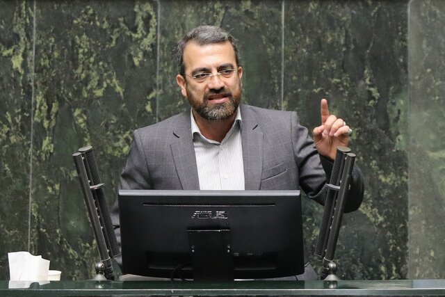 هشدار محمودی نسبت به فروش طلا توسط پلتفرمهای اینترنتی هشدار محمودی نسبت به فروش طلا توسط پلتفرمهای اینترنتی