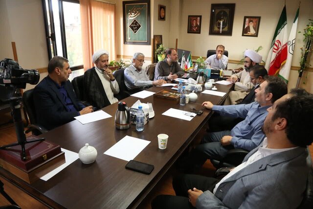 اعطاء گواهینامه به شرکتکنندگان در جشنواره «نشان نیکوکاری» اعطاء گواهینامه به شرکتکنندگان در جشنواره «نشان نیکوکاری»