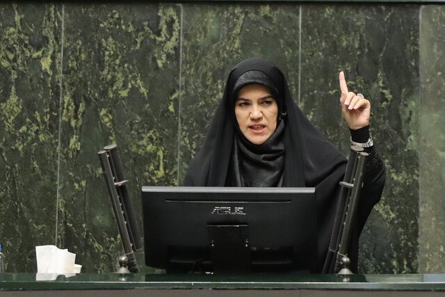عضو فراکسیون زنان: حق عائله‌مندی زنان به رسمیت شناختن نقش برابرشان در نظام پرداخت است