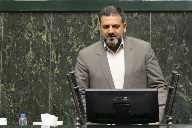 عظیمی راد: باید با همدلی و وفاق پاسخ ترامپ قمارباز را داد عظیمی راد: باید با همدلی و وفاق پاسخ ترامپ قمارباز را داد