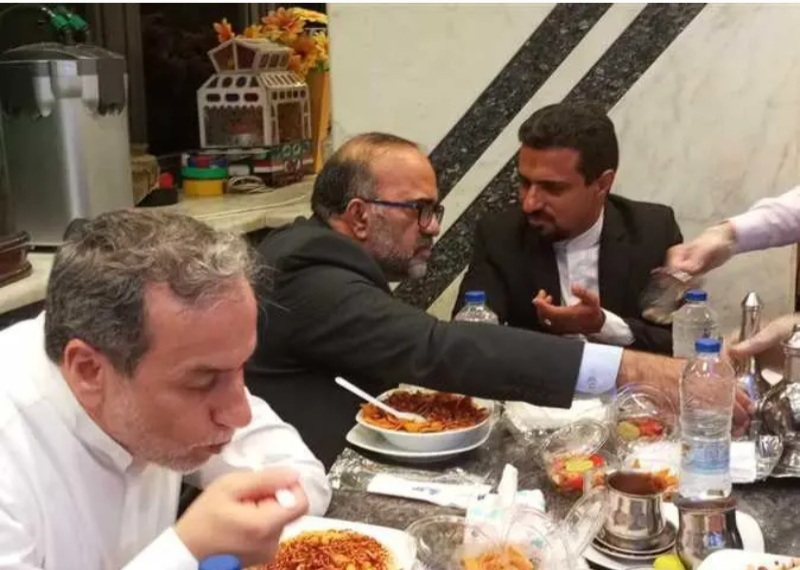 این حرکت آقای عراقچی، دل مصریها را برد!