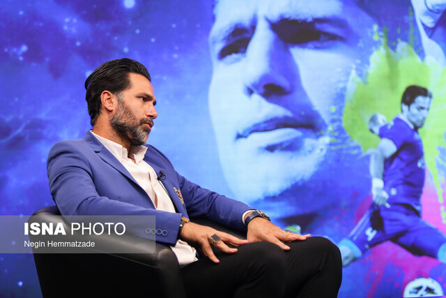 ویدیو/ صادقی: با ۱۵۰ هزار تومان و یک چلوکباب به استقلال آمدم/ ستارههای ۲۰۰۶ در یک آسمان نبودند ویدیو/ صادقی: با ۱۵۰ هزار تومان و یک چلوکباب به استقلال آمدم/ ستارههای ۲۰۰۶ در یک آسمان نبودند
