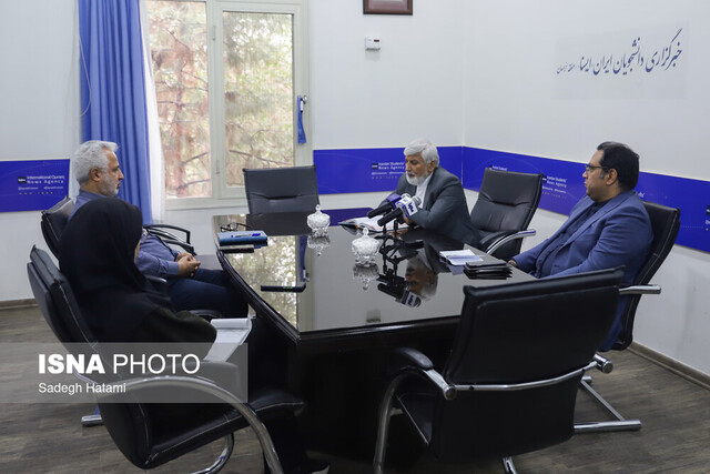 احزاب مانع کشیده شدن نارضایتیها به کف خیابان میشوند