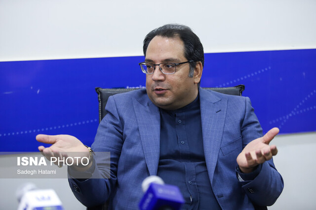 احزاب مانع کشیده شدن نارضایتیها به کف خیابان میشوند