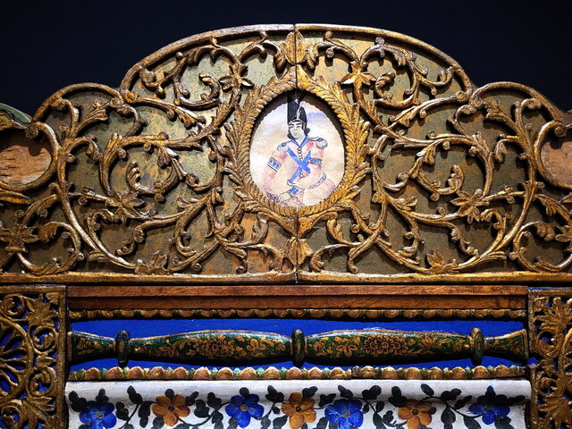 قاب چوبی آینه کاخ صاحبقرانیه، کاخ نیاوران نمایش پرده درویشی قاجار، جام نقرهای ۲۶۰۰ ساله و ۶۷ اثر مرمتشدۀ دیگر