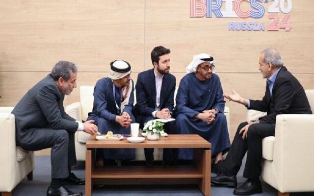 عراقچی: هیچ فرصتی را برای بیان مواضع قاطع خود درباره جزایر ایرانی از دست نمیدهیم عراقچی: هیچ فرصتی را برای بیان مواضع قاطع خود درباره جزایر ایرانی از دست نمیدهیم