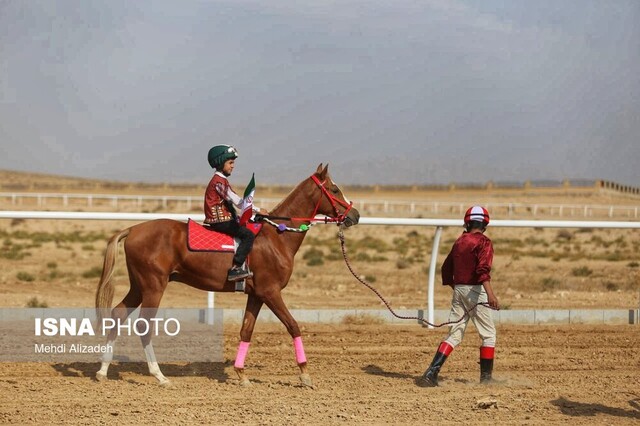 شهردار چاه مبارک: مجوز پیست سوارکاری این شهر صادر شود