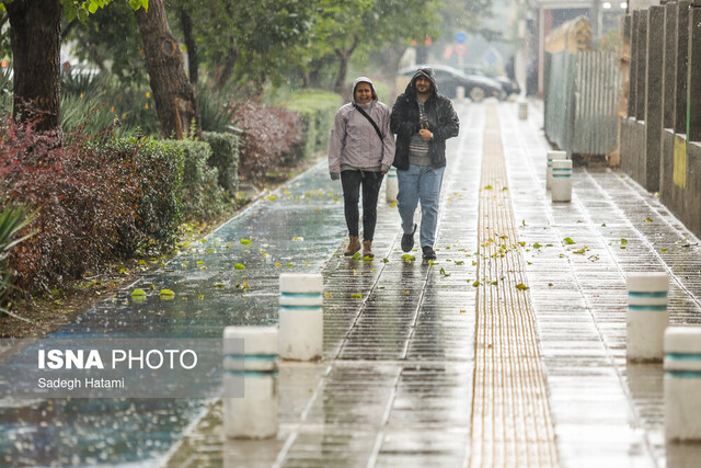 عکس تزئینی است بارش باران و برف در برخی مناطق فارس آغاز شد