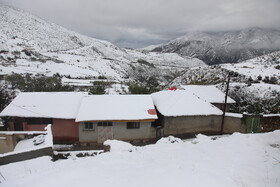 بارش برف در مناطق کوهستانی شهمیرزاد - استان سمنان