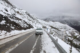 بارش برف در مناطق کوهستانی شهمیرزاد - استان سمنان