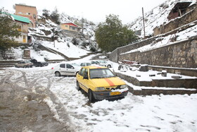 بارش برف در مناطق کوهستانی شهمیرزاد - استان سمنان