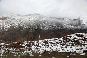 بارش برف در مناطق کوهستانی شهمیرزاد - استان سمنان