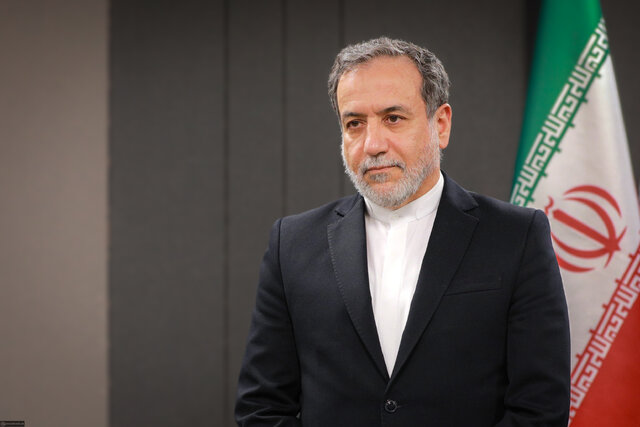 عراقچی: الان چه اتفاقی افتاده که آمریکاییها توقع دارند ما به آنها اعتماد کنیم؟ عراقچی: الان چه اتفاقی افتاده که آمریکاییها توقع دارند ما به آنها اعتماد کنیم؟