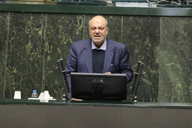 رئیس کمیسیون آموزش: ۷۰ الی ۸۰ درصد آیین‌نامه‌های مرتبط با احکام برنامه آماده نیست