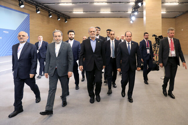 پزشکیان، عراقچی و عبدالفتاح السیسی، رئیس جمهوری مصر (تصویر آرشیوی) جزییات سفر رئیس جمهور و وزیر خارجه به مصر