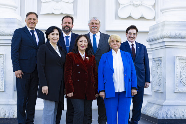 برگزاری انتخابات هیات رییسه اتحادیه جهانی کشتی/ انتخاب بومگارتنر و پایان حضور تورلیخانوف برگزاری انتخابات هیات رییسه اتحادیه جهانی کشتی/ انتخاب بومگارتنر و پایان حضور تورلیخانوف