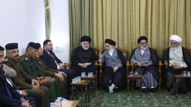 دیدار مقتدی صدر با امام جمعه نجف پس از حمله به خانهاش