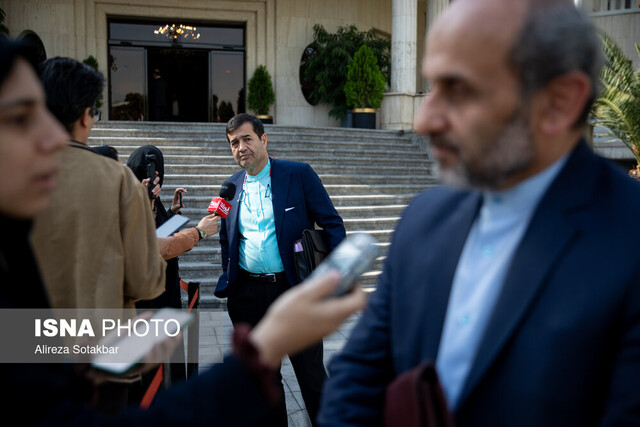 صداوسیما فراتر از قانون/ چرا حق پخش تحقق پیدا نمیکند؟