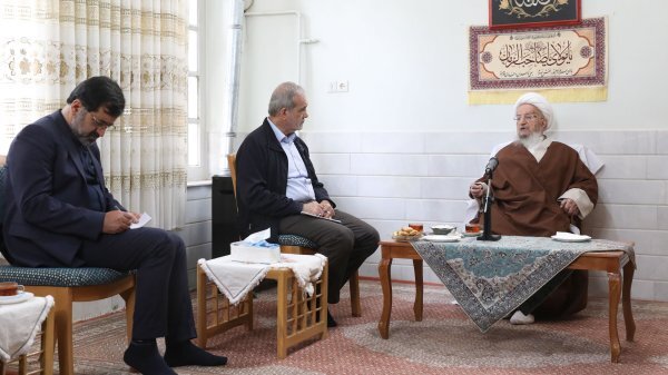 پزشکیان: اگر به اختلافات خود ادامه دهیم، مشکلات حل نخواهند شد پزشکیان: اگر به اختلافات خود ادامه دهیم، مشکلات حل نخواهند شد