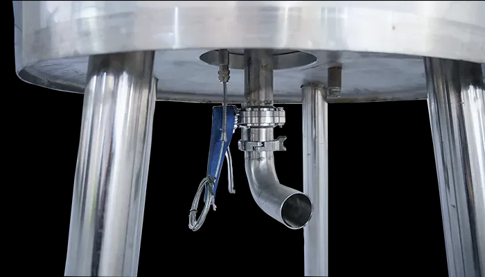 مخزن استیل: تکنولوژی پیشرفته برای ذخیرهسازی و اختلاط مواد