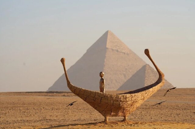 نمایش آثار هنری در کنار اهرام مصر نمایش آثار هنری در کنار اهرام مصر
