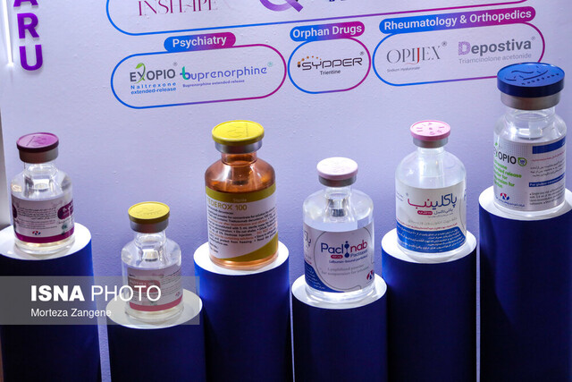 اعطای اعتبار ۵ میلیون ریالی خدمات آزمایشگاهی به پژوهشگران حاضر در نمایشگاه نانو