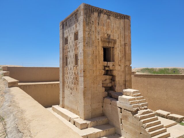 کعبه زرتشت، نقش رستم، فارس ببینید کعبه زرتشت چه وضعی دارد