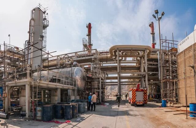 واردات نفت گاز به صفر رسید/ صرفهجویی یک میلیارد دلاری با کنترل قاچاق سوخت واردات نفت گاز به صفر رسید/ صرفهجویی یک میلیارد دلاری با کنترل قاچاق سوخت